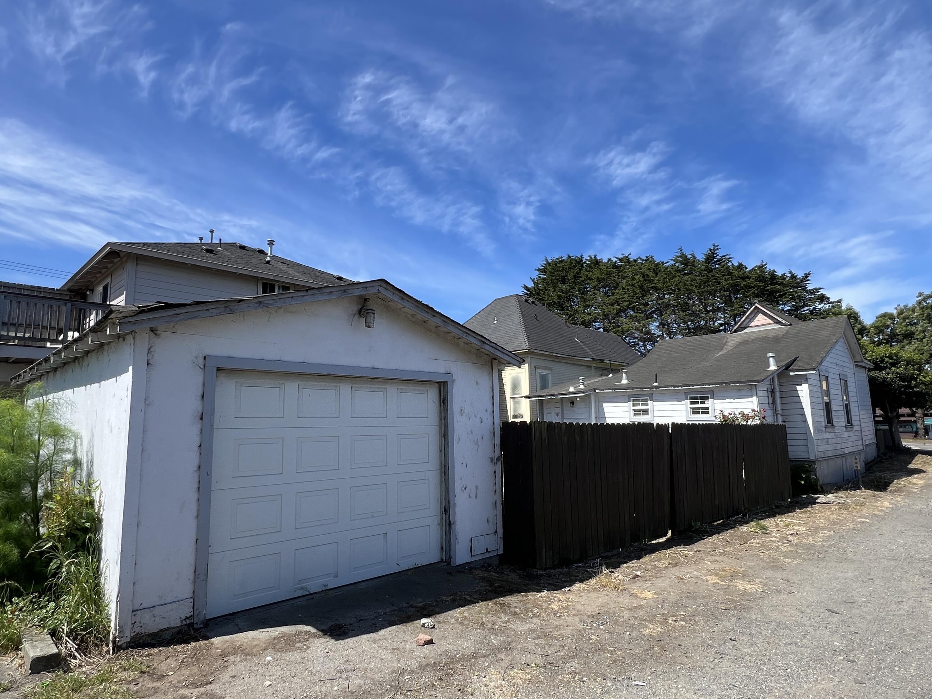 1823 Fairfield Street