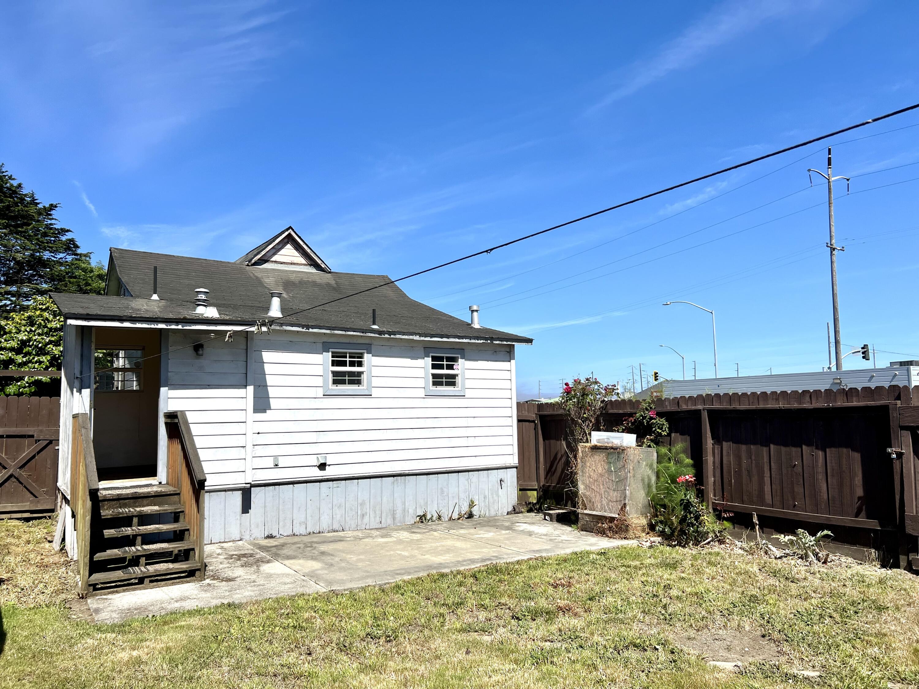 1823 Fairfield Street