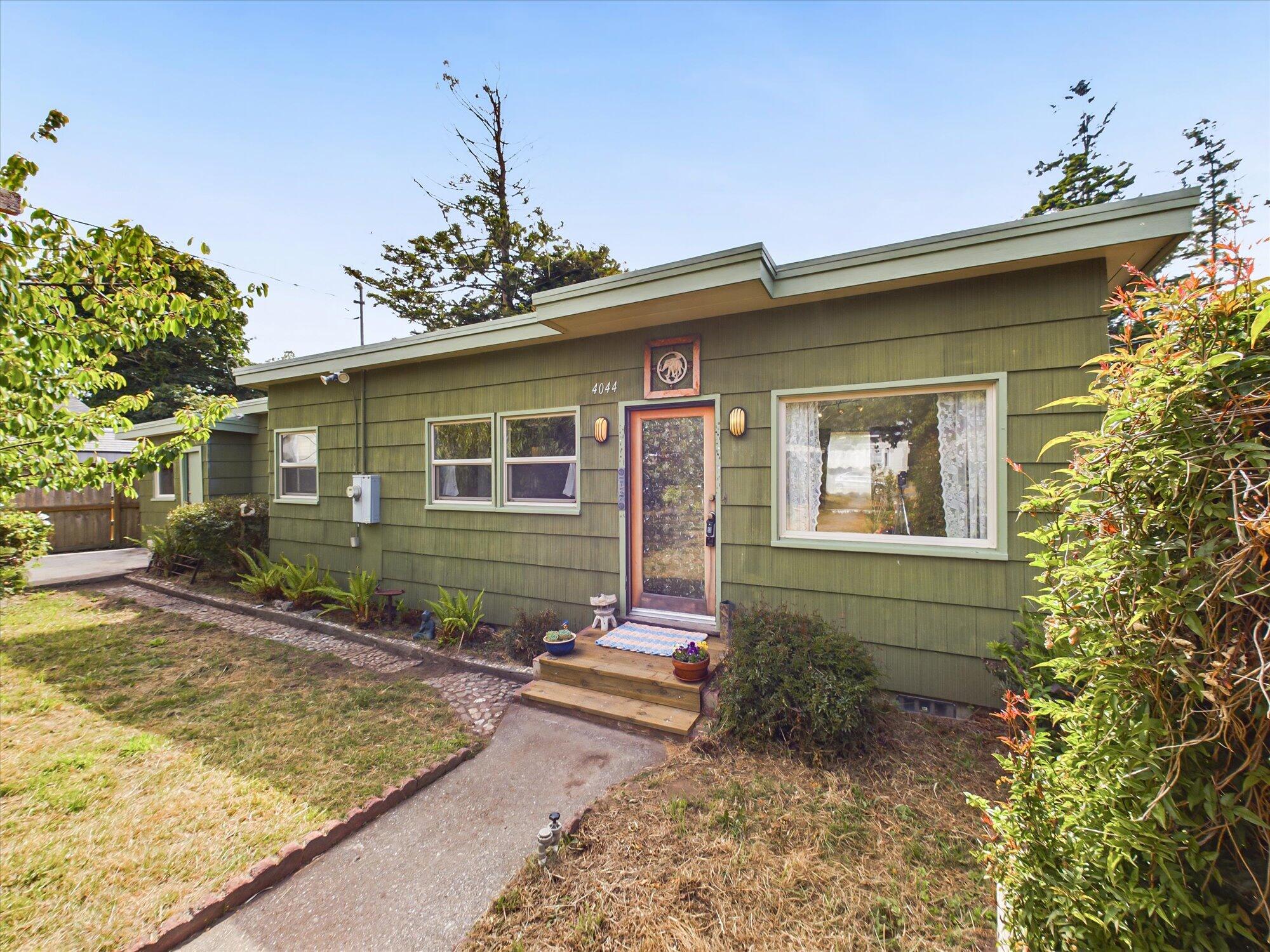 4044 Little Fairfield Street