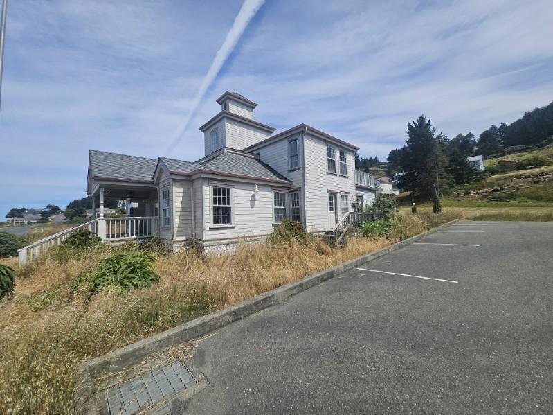1580 Upper Pacific Drive