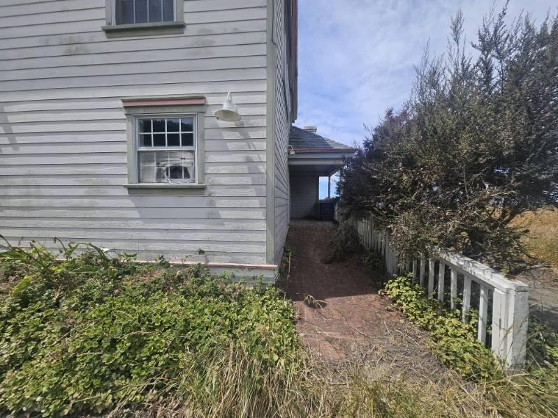 1580 Upper Pacific Drive