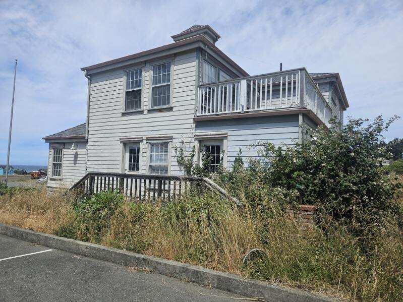 1580 Upper Pacific Drive