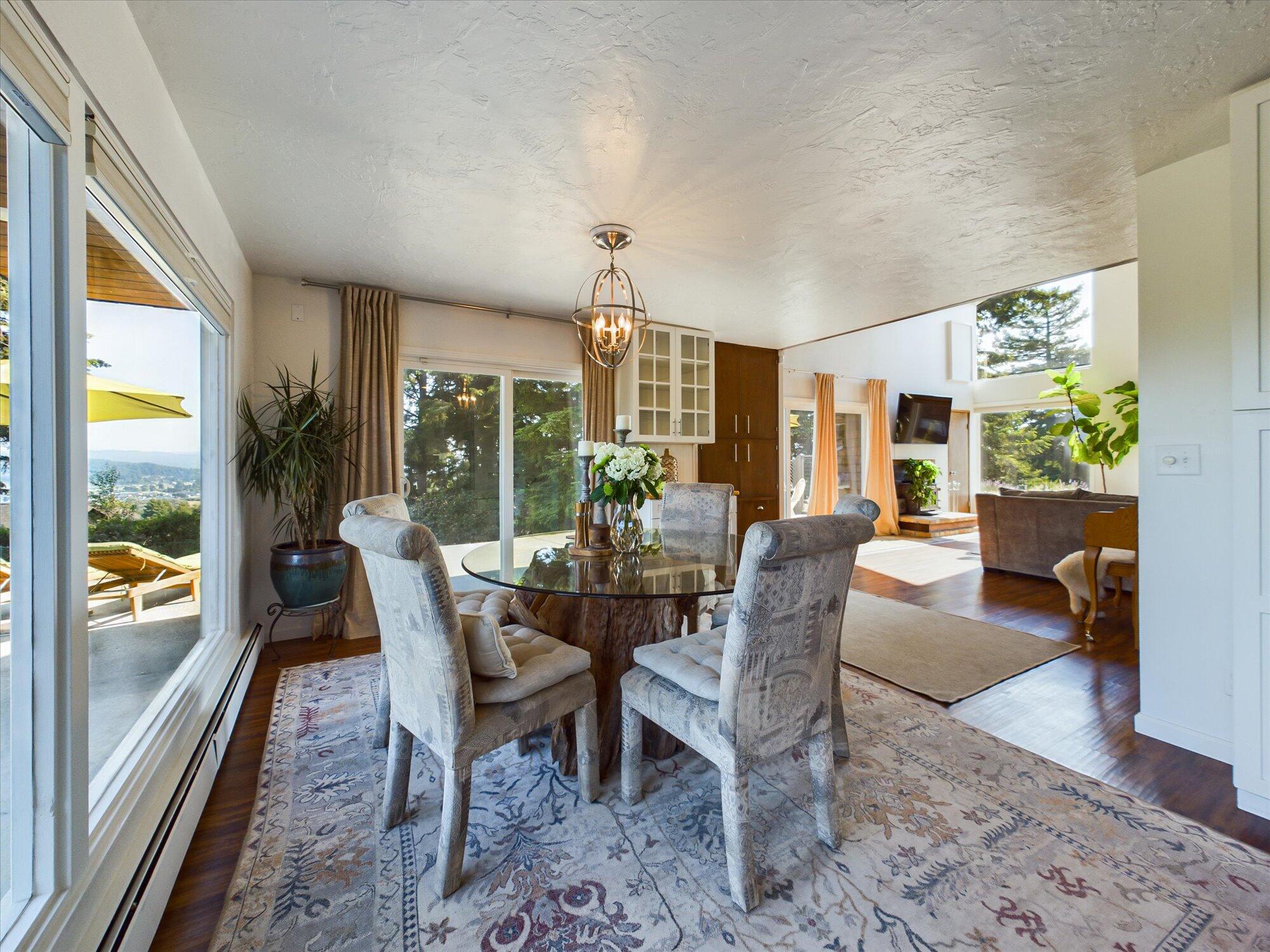 1010 Hilltop Lane, McKinleyville