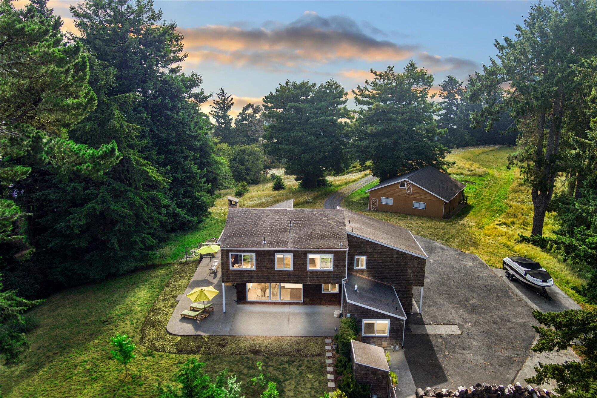 1010 Hilltop Lane, McKinleyville