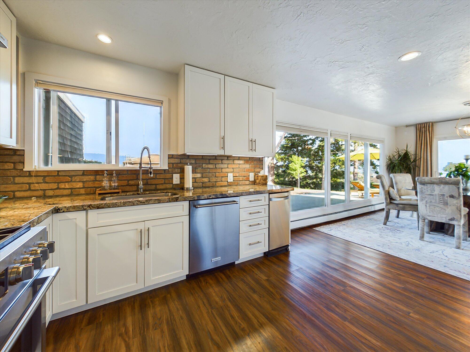1010 Hilltop Lane, McKinleyville