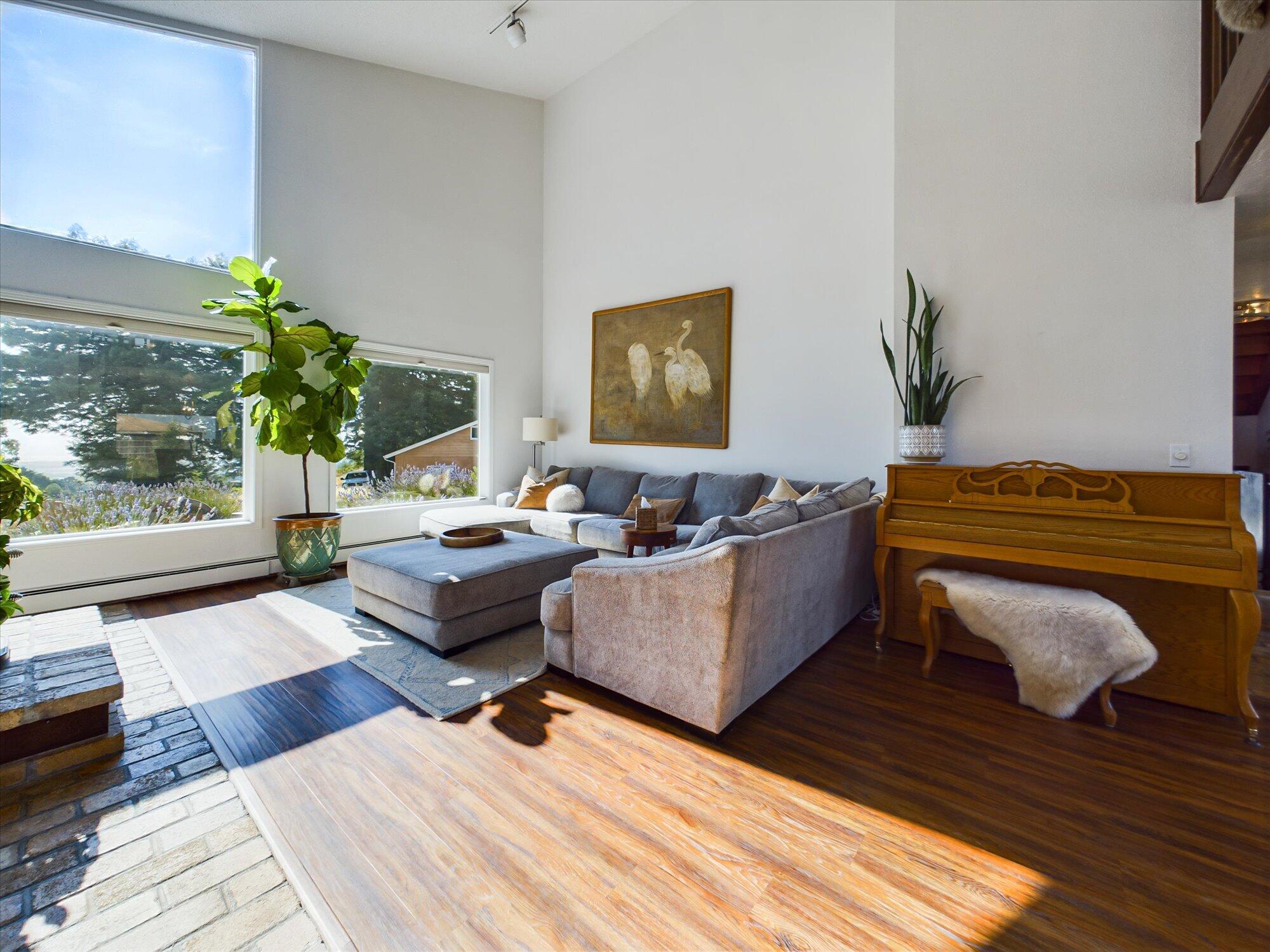 1010 Hilltop Lane, McKinleyville