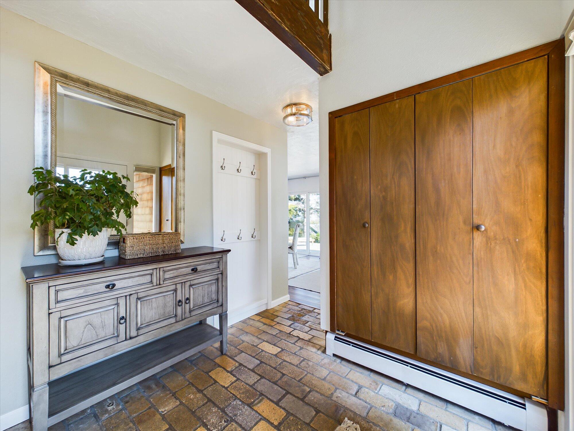 1010 Hilltop Lane, McKinleyville
