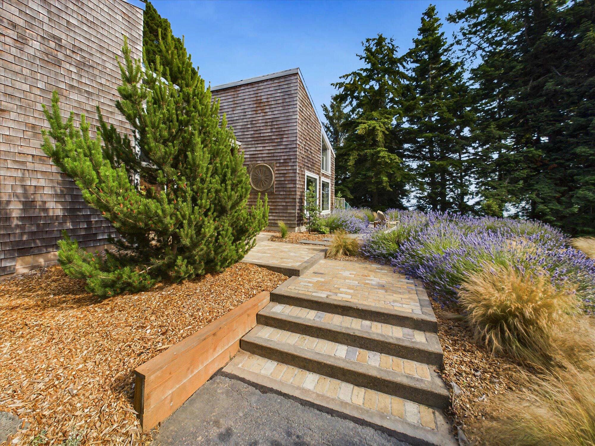 1010 Hilltop Lane, McKinleyville