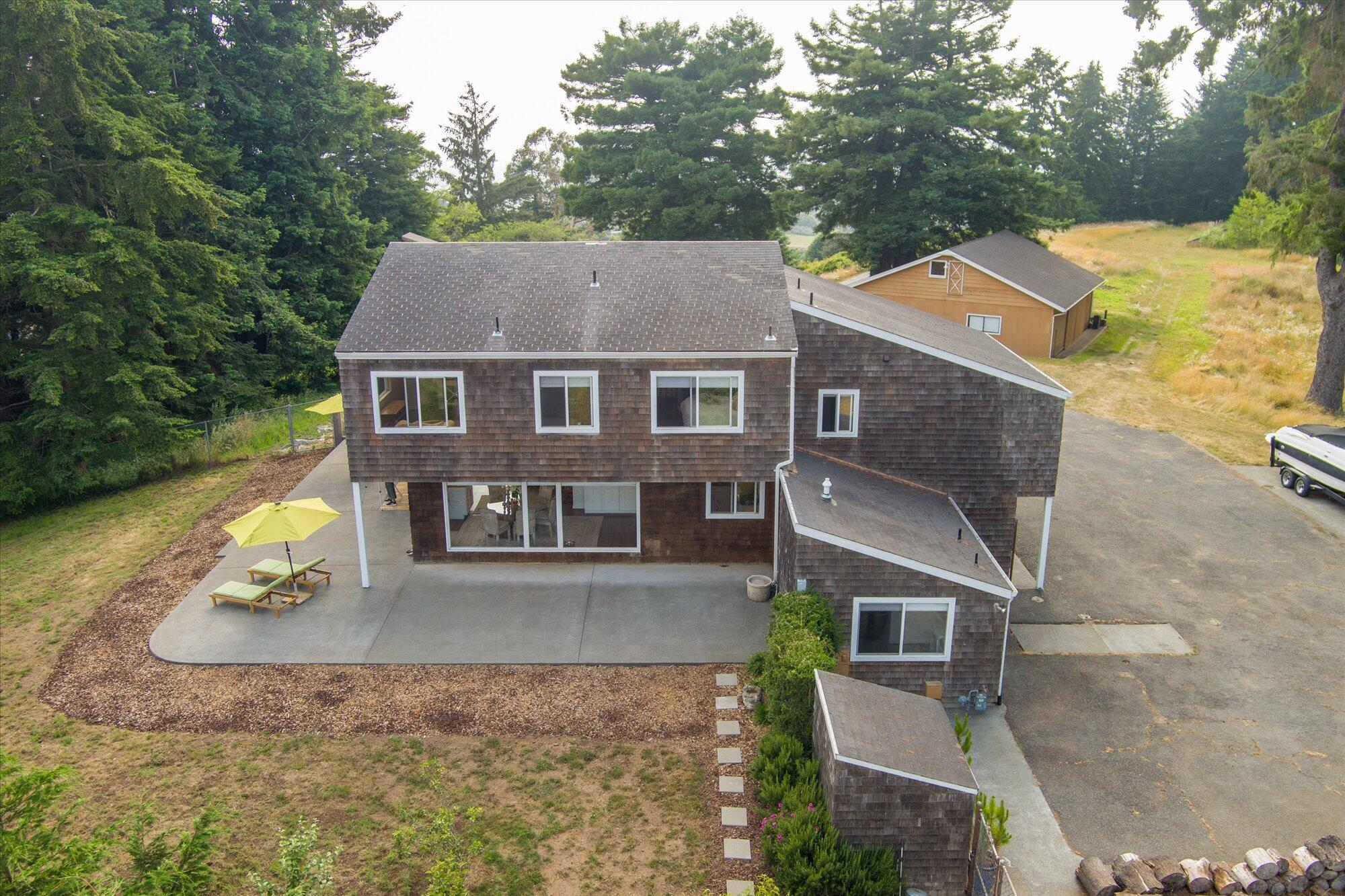 1010 Hilltop Lane, McKinleyville