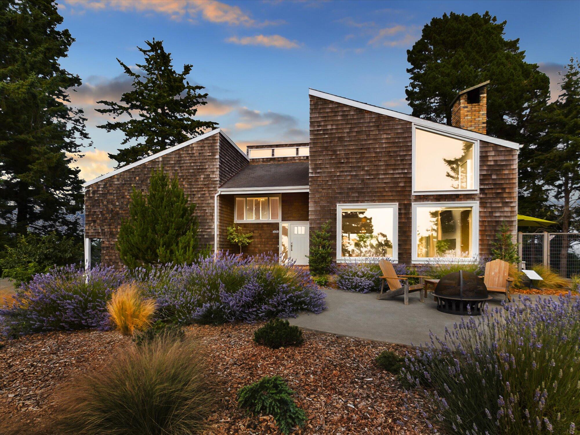 1010 Hilltop Lane, McKinleyville