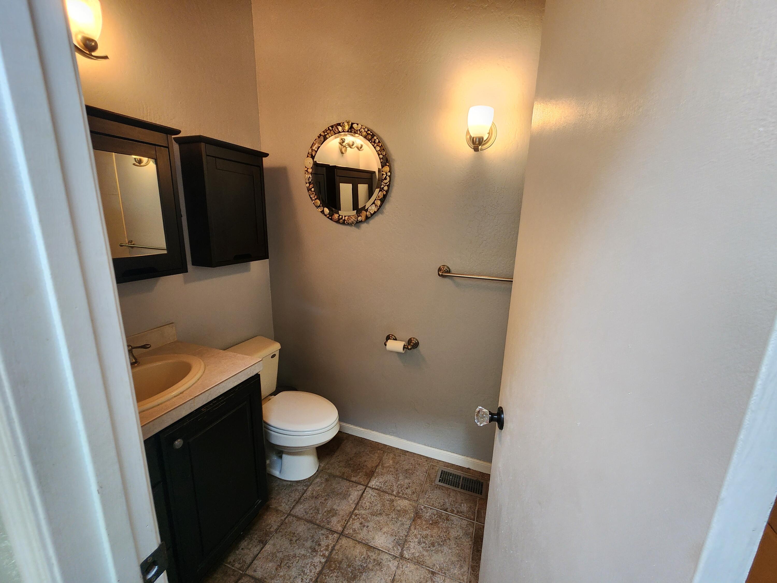 686 Oakridge Drive