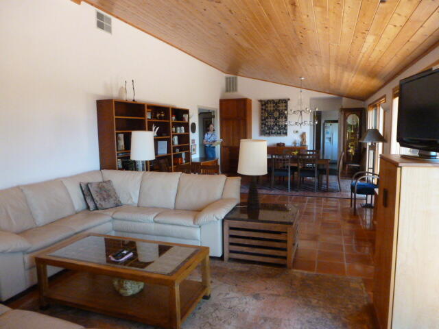 799 Crestwood Drive