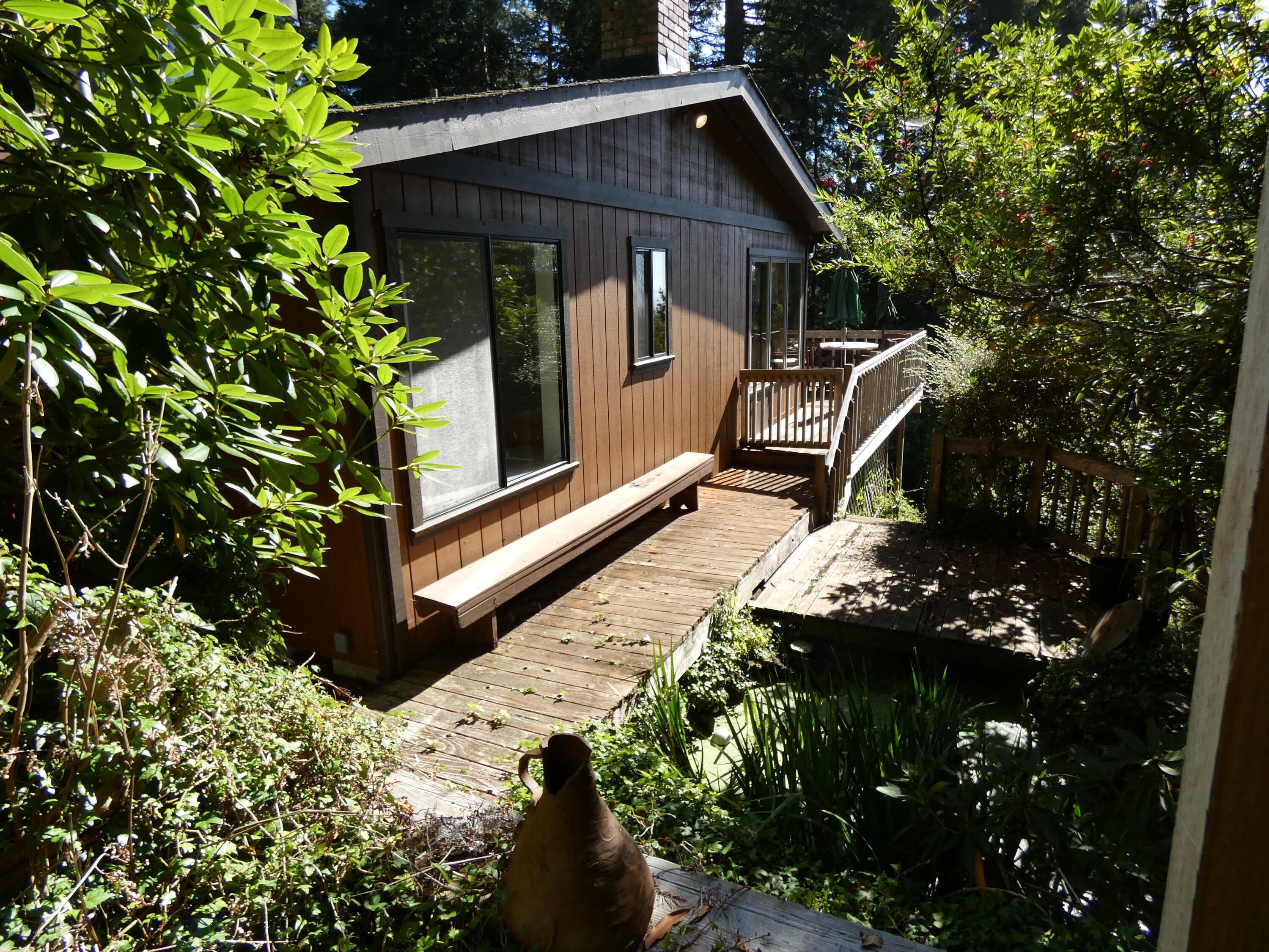 799 Crestwood Drive
