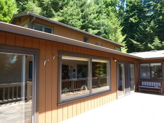 799 Crestwood Drive