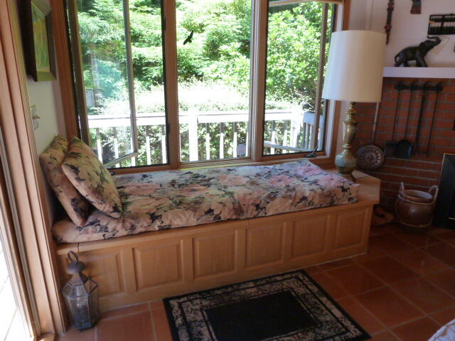 799 Crestwood Drive