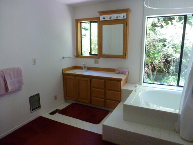 799 Crestwood Drive