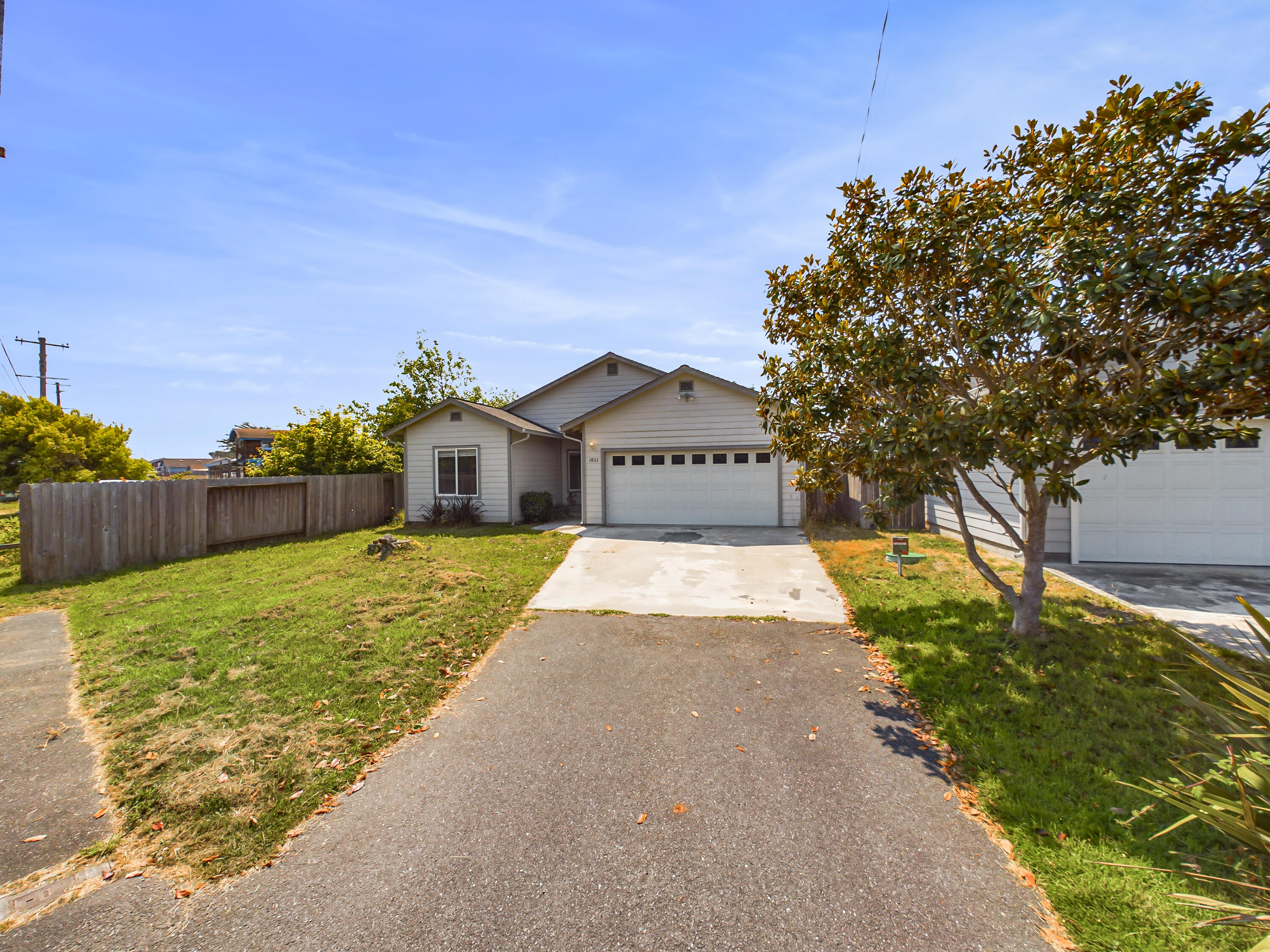 1833 Peninsula Drive