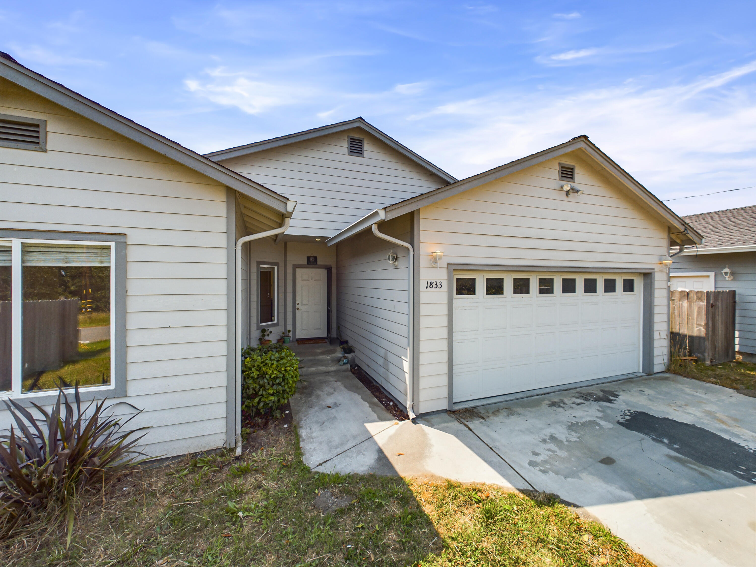 1833 Peninsula Drive