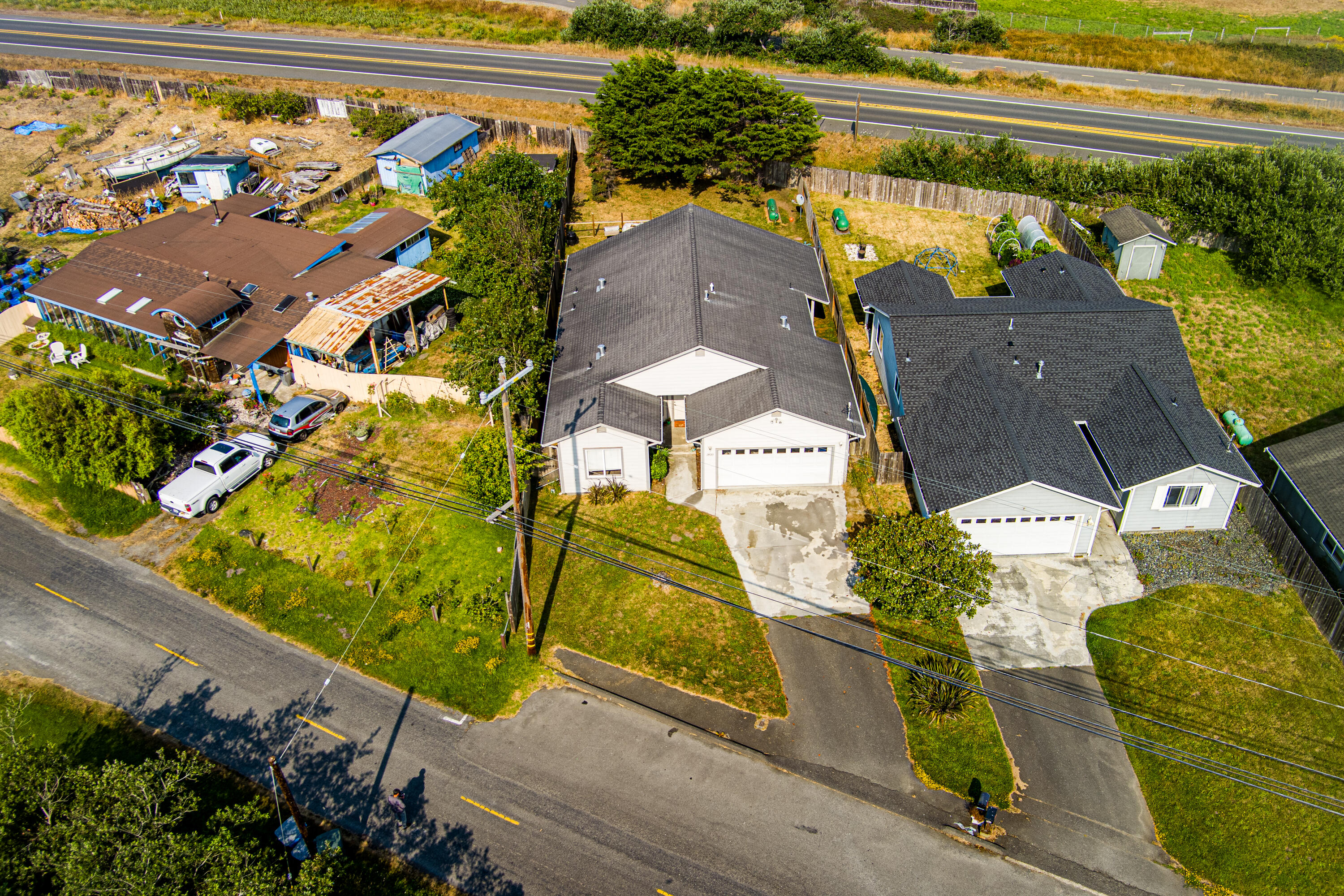 1833 Peninsula Drive