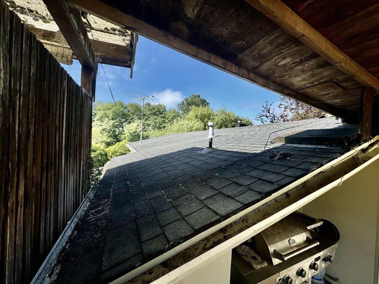 899 Fernbridge Drive