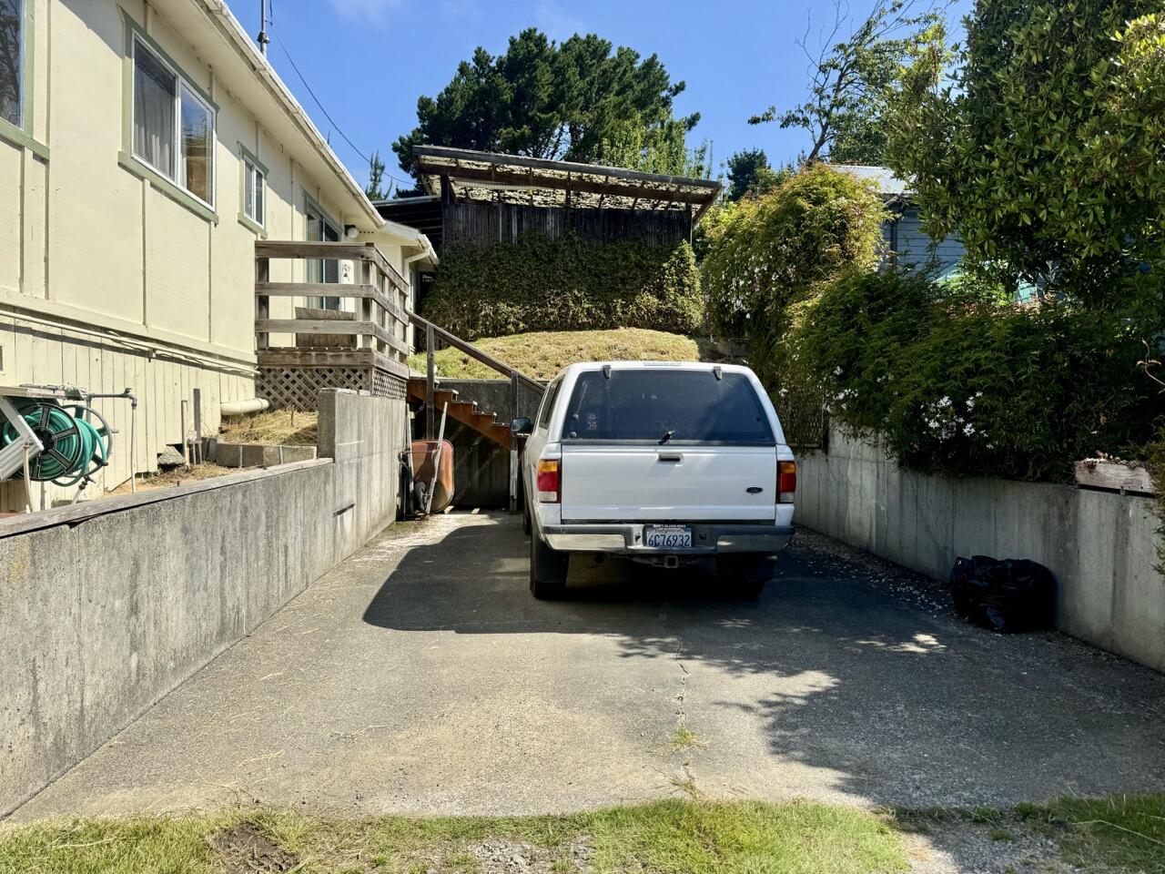899 Fernbridge Drive