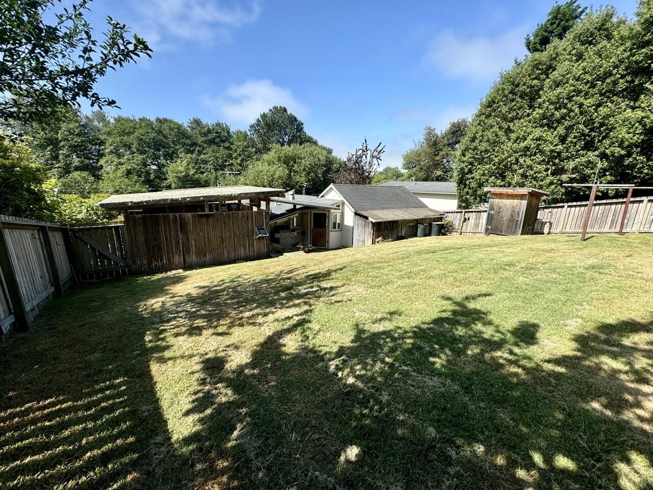899 Fernbridge Drive