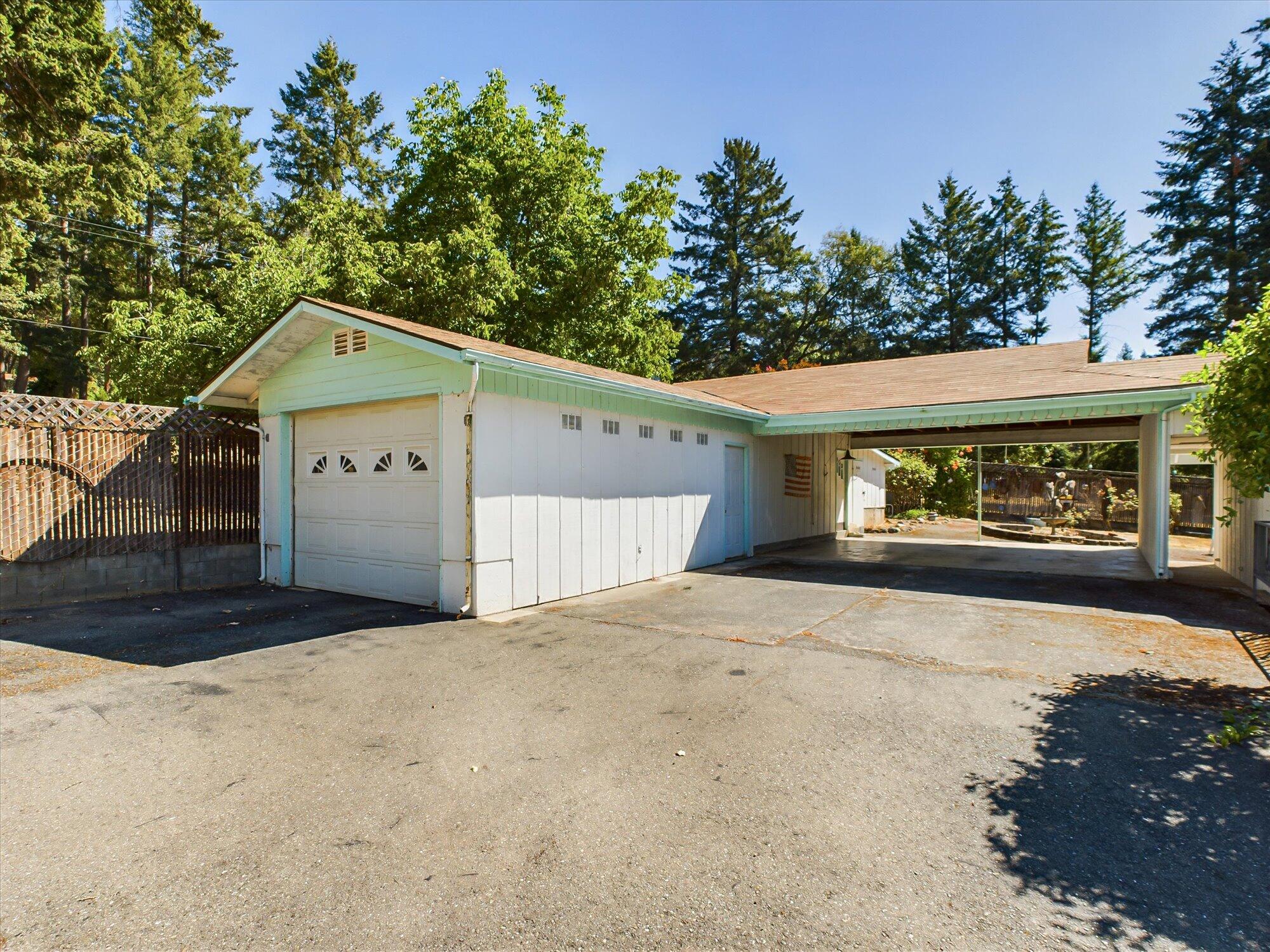 1860 Salyer Loop Road