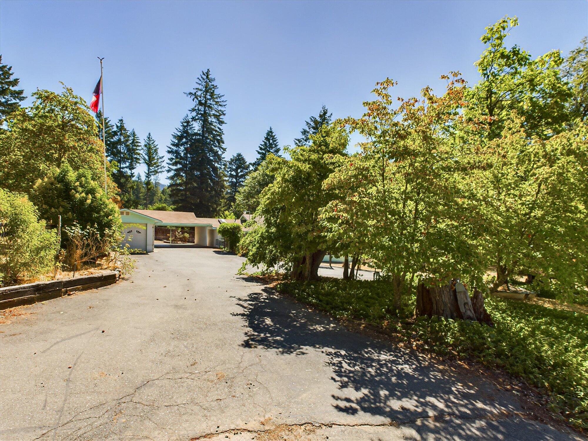 1860 Salyer Loop Road