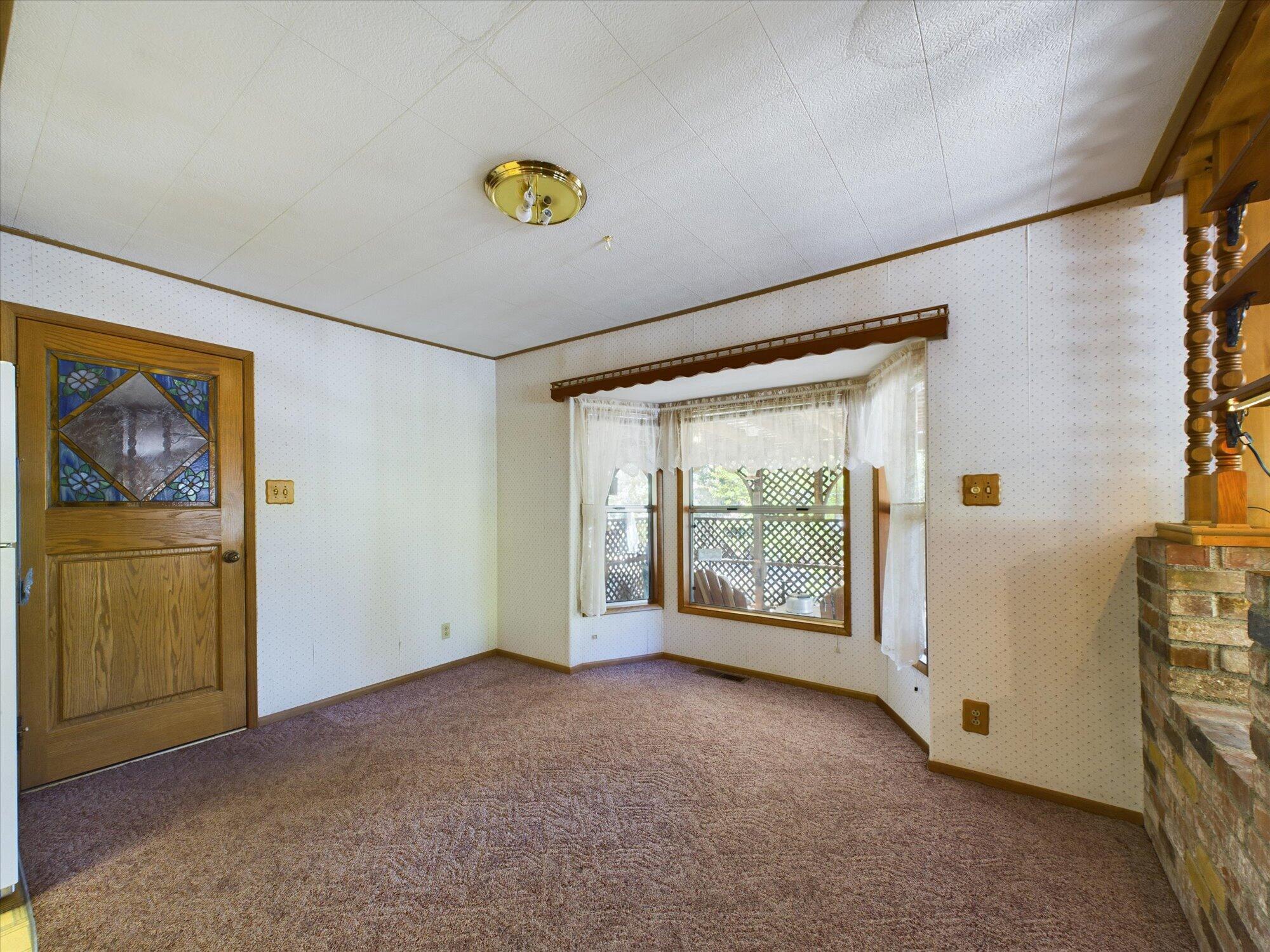 1860 Salyer Loop Road