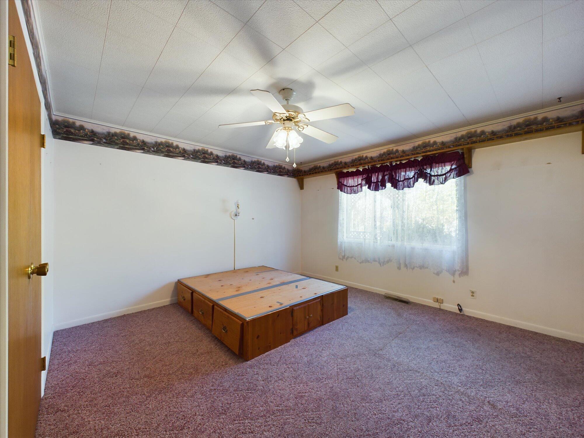 1860 Salyer Loop Road