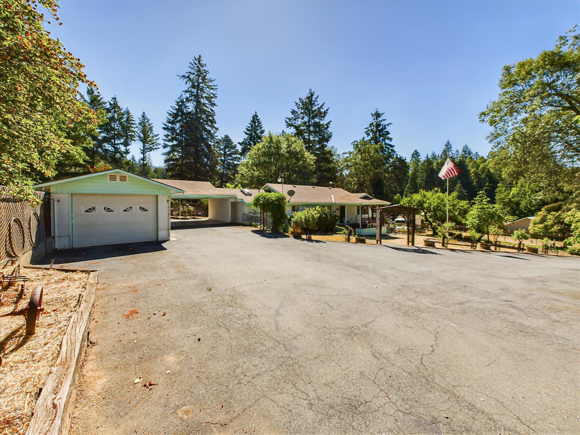 1860 Salyer Loop Road
