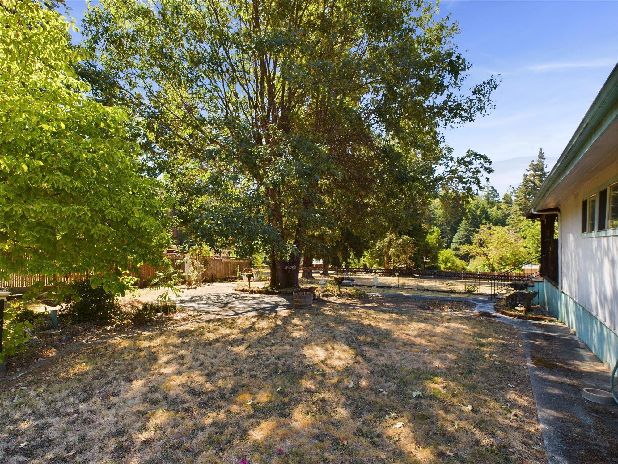 1860 Salyer Loop Road
