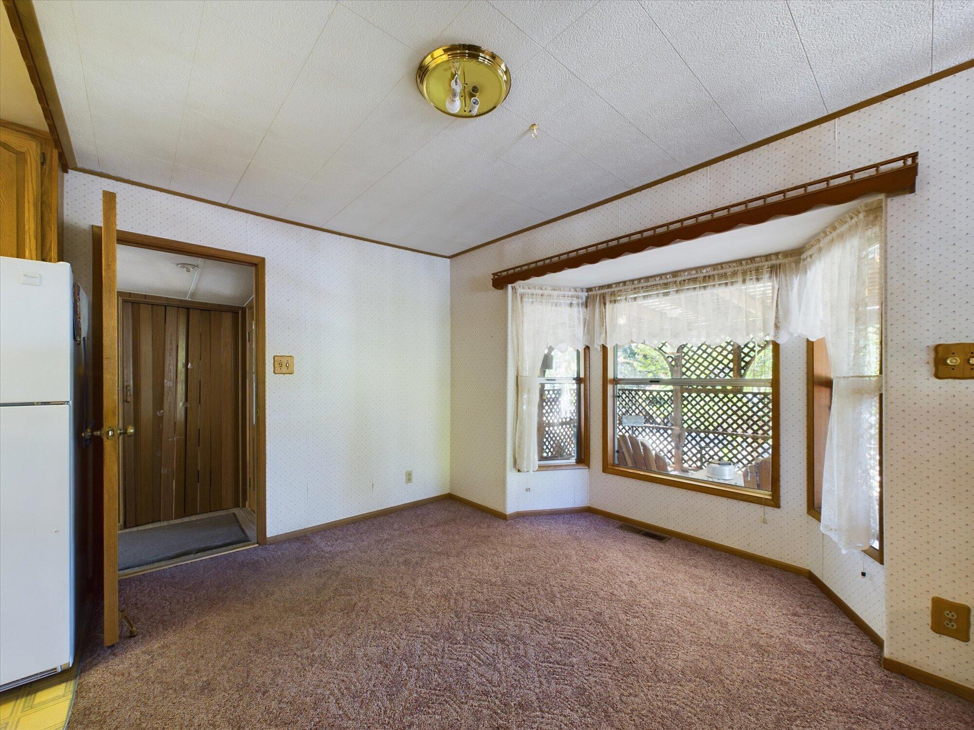 1860 Salyer Loop Road