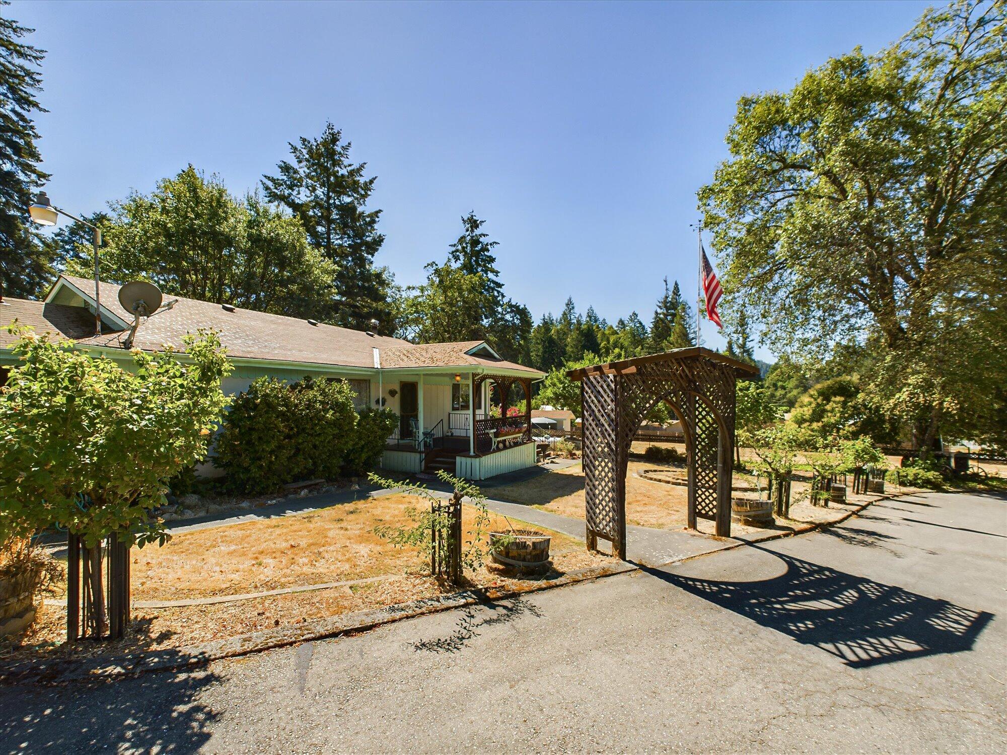 1860 Salyer Loop Road