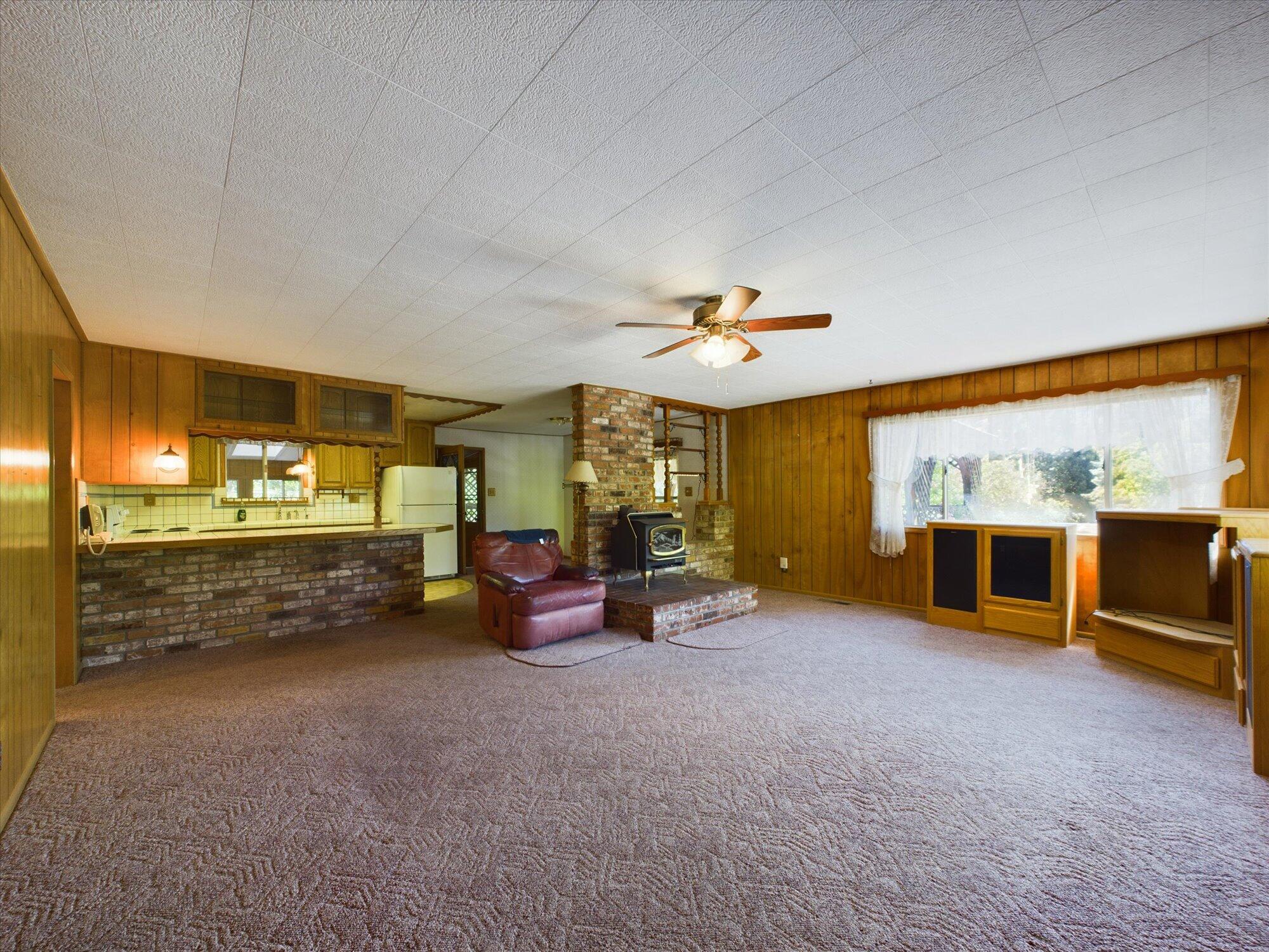 1860 Salyer Loop Road