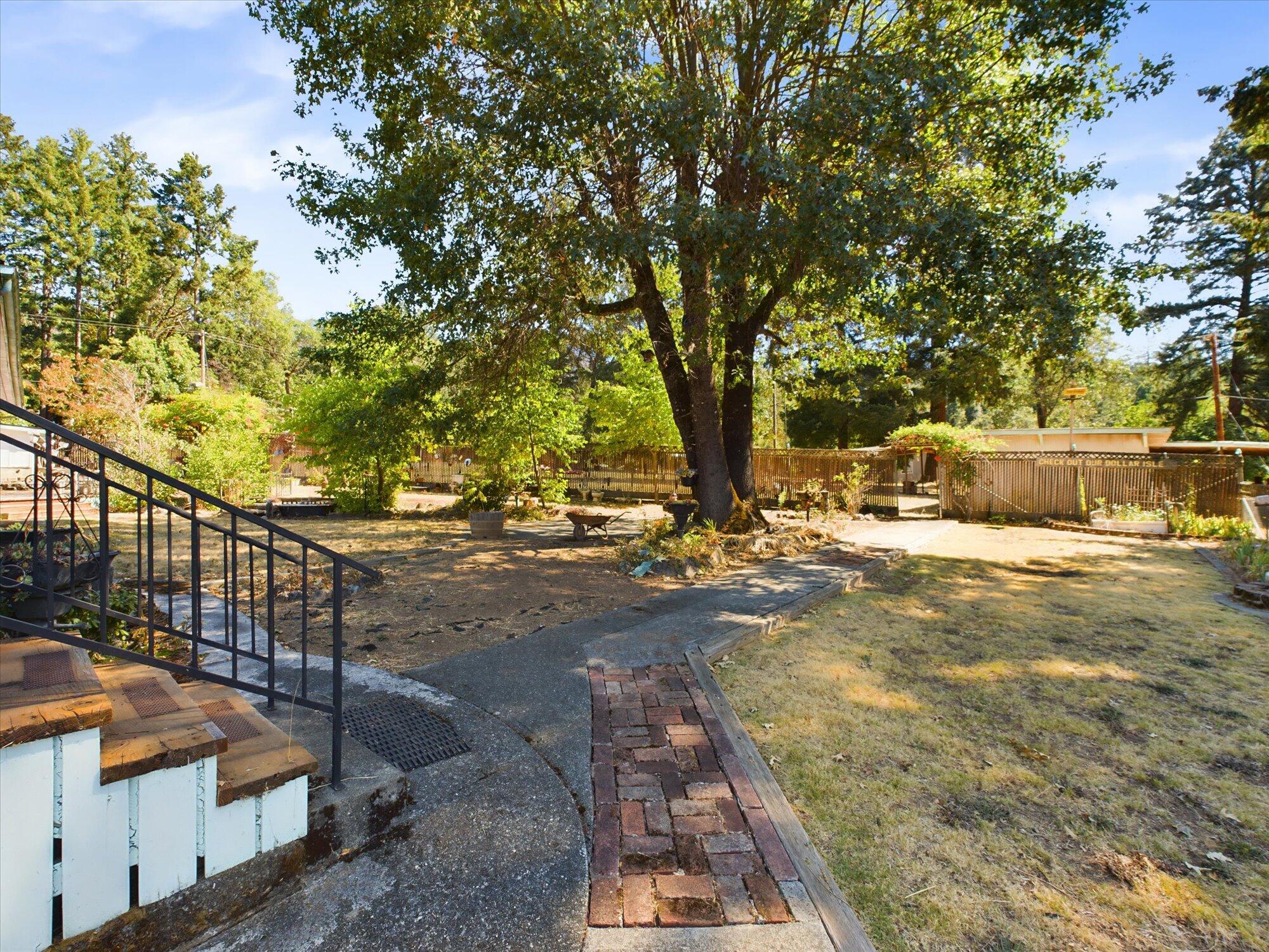 1860 Salyer Loop Road