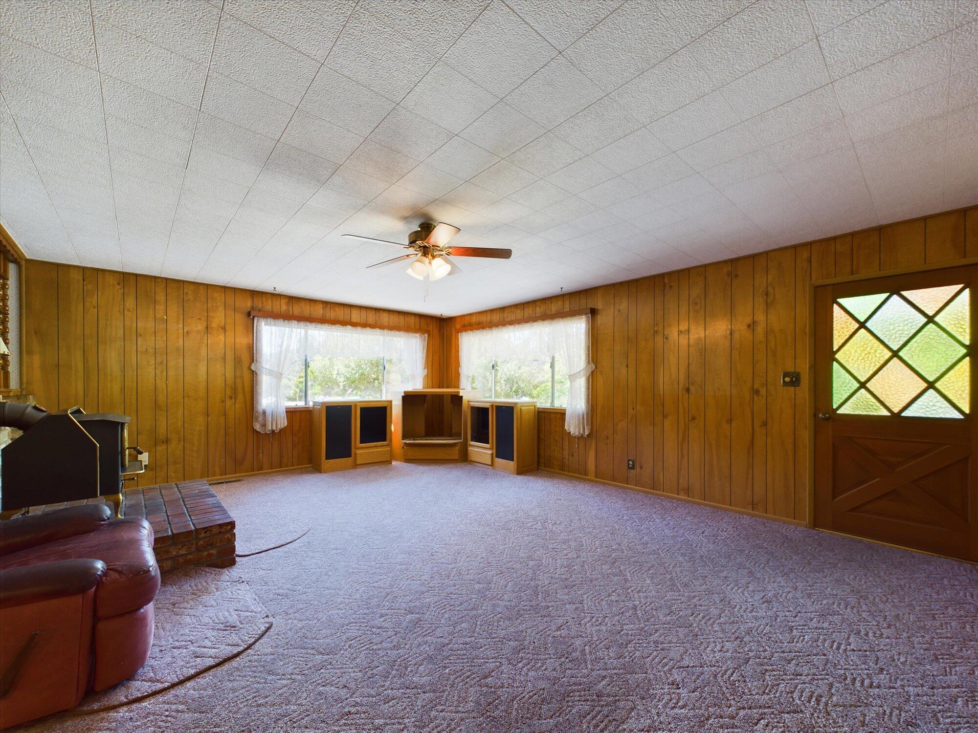 1860 Salyer Loop Road
