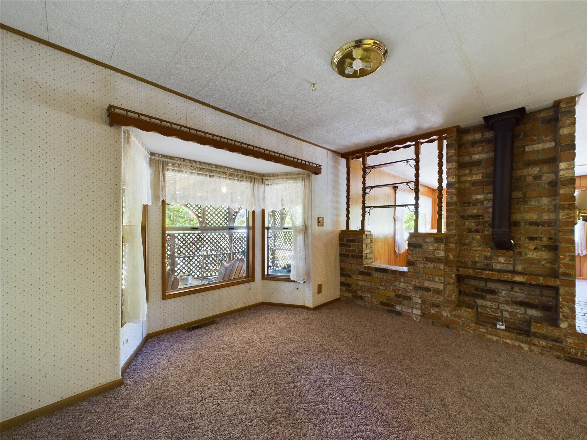 1860 Salyer Loop Road