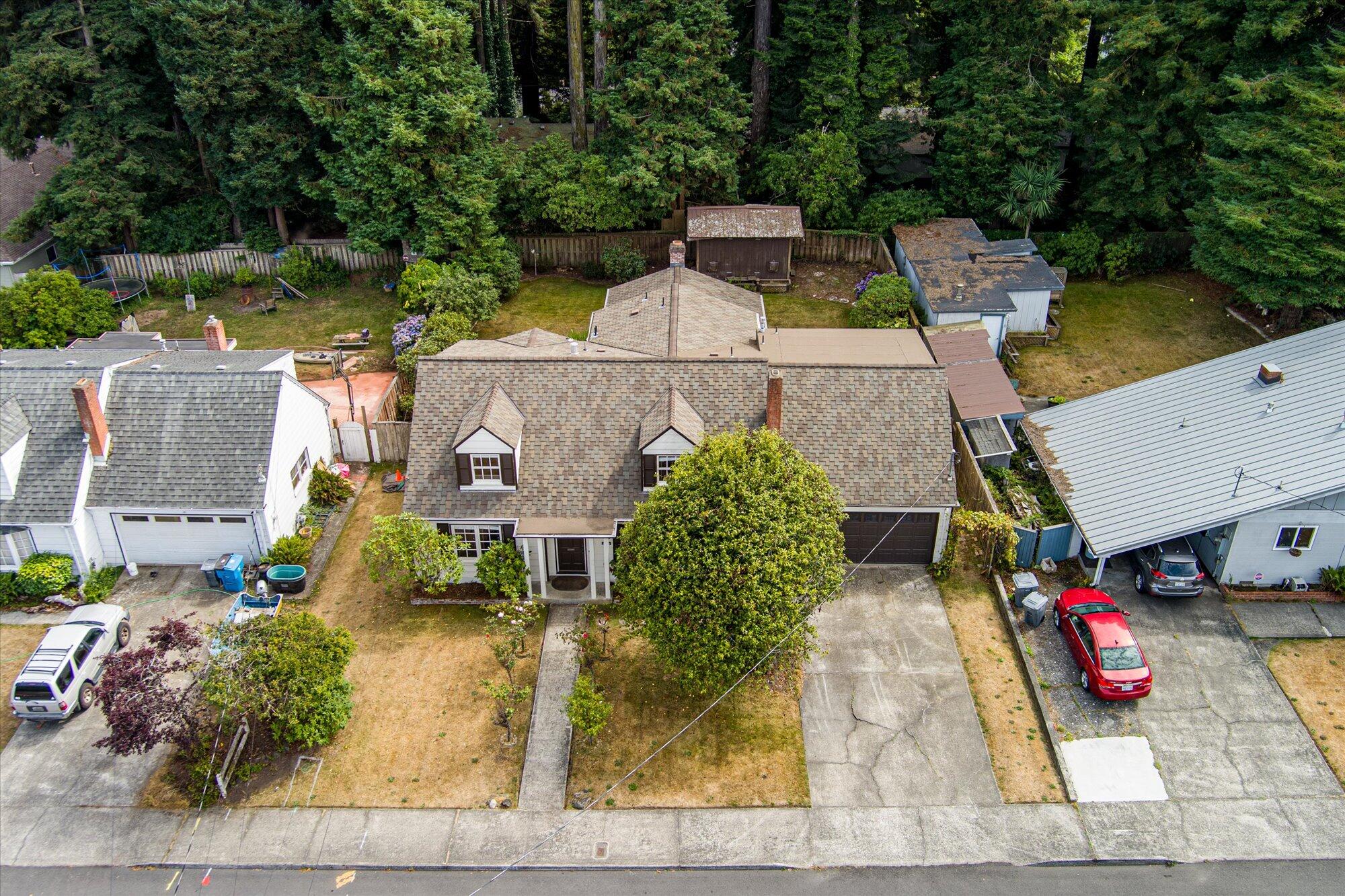 2486 Manzanita Avenue