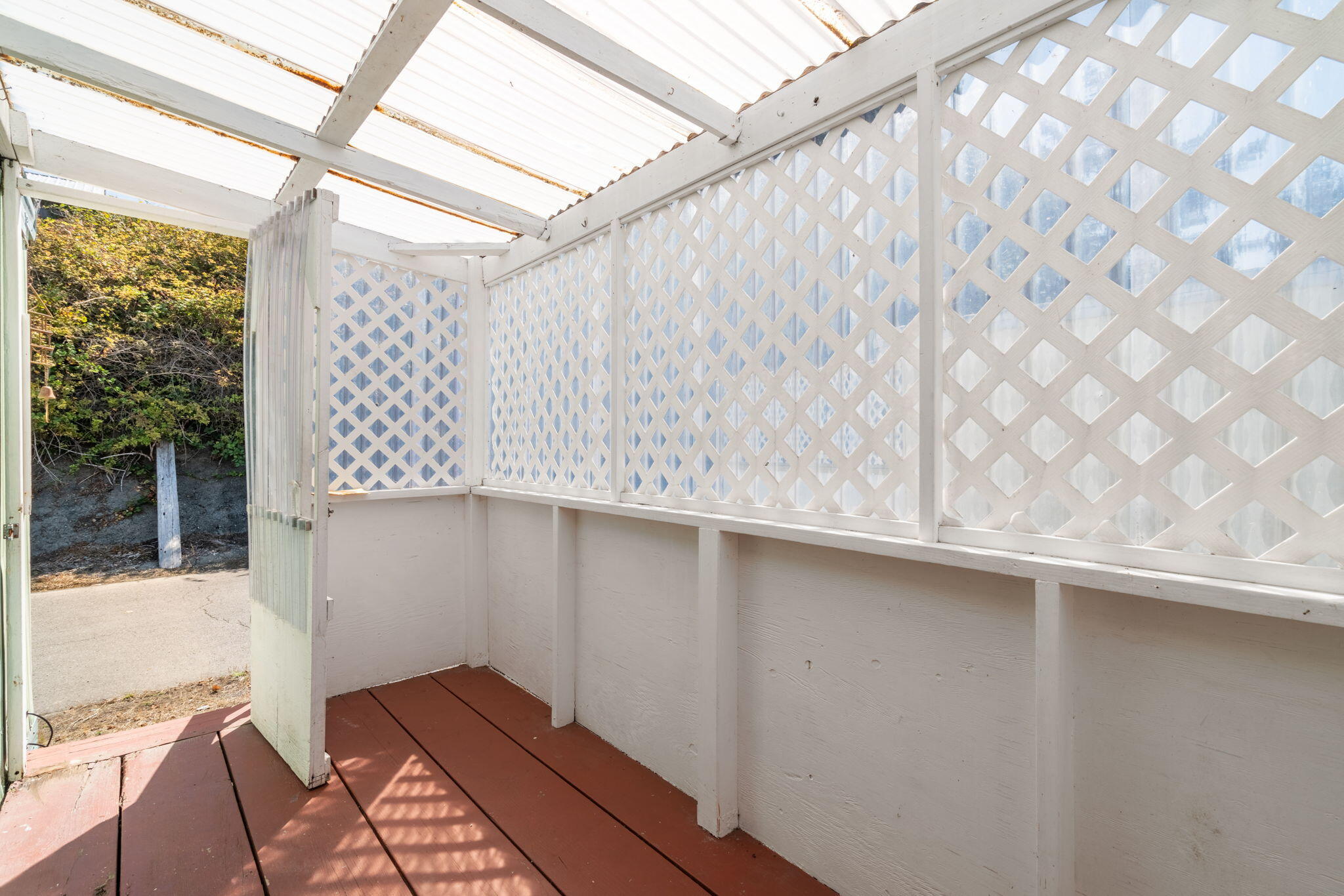 1201 Allard Avenue, F16