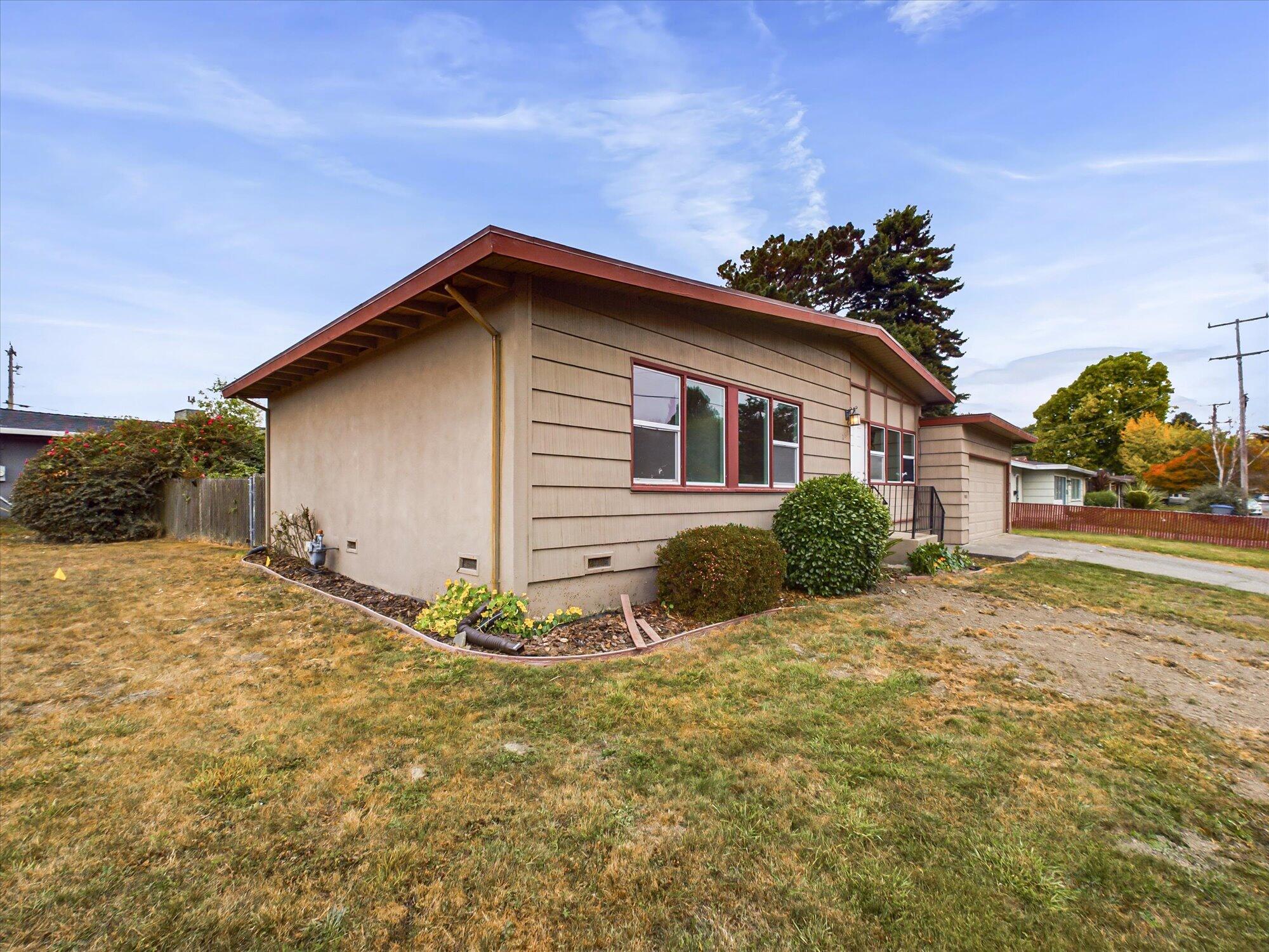 2511 Acheson Way