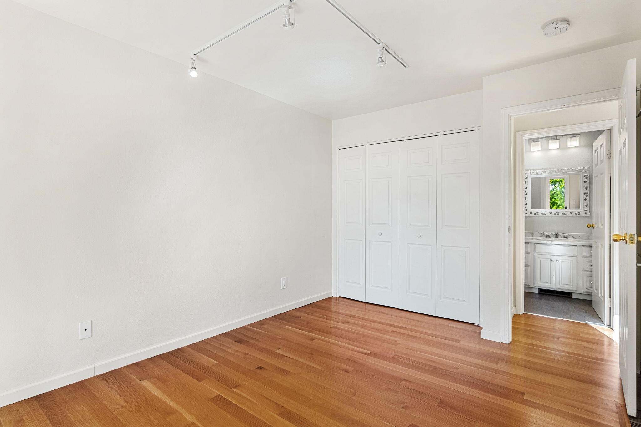 2340 Greenwood Heights Drive