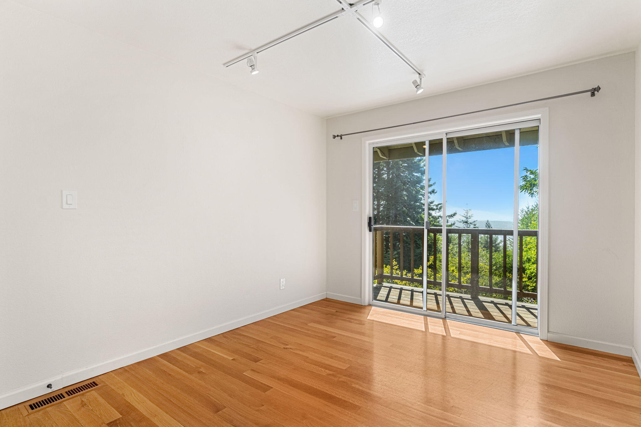 2340 Greenwood Heights Drive