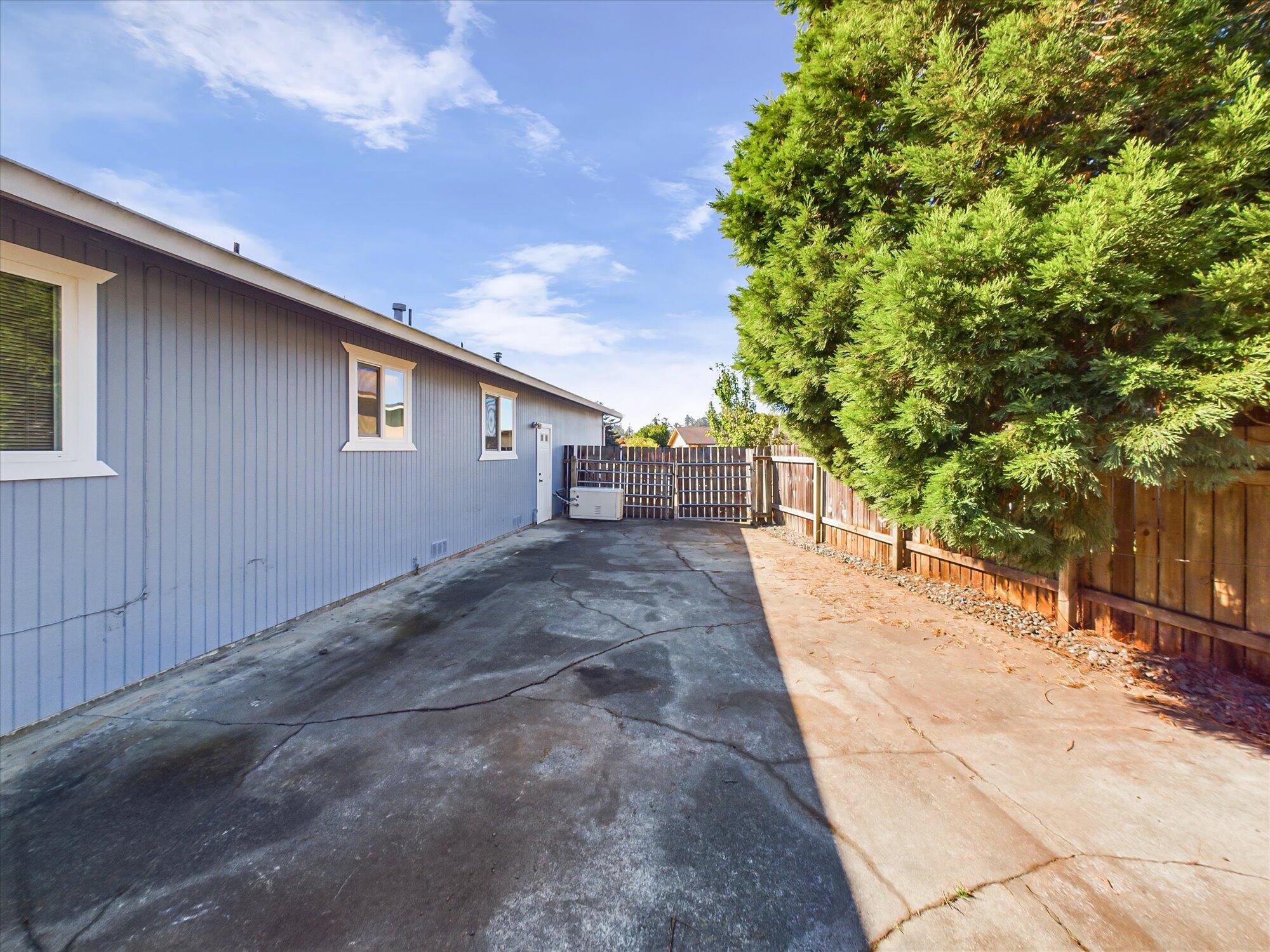 1575 Marty Avenue, McKinleyville