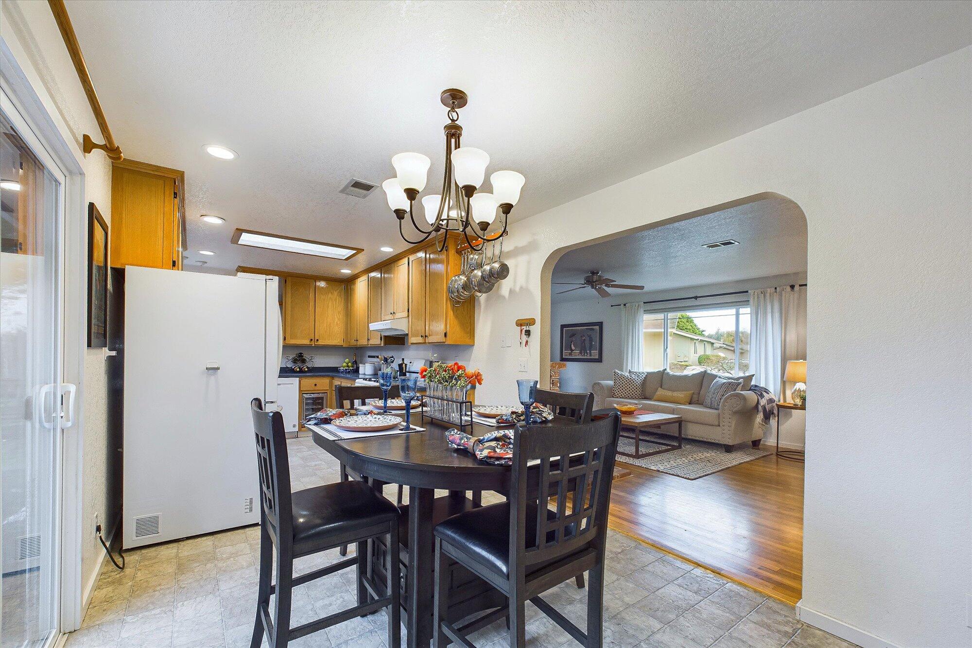 1575 Marty Avenue, McKinleyville