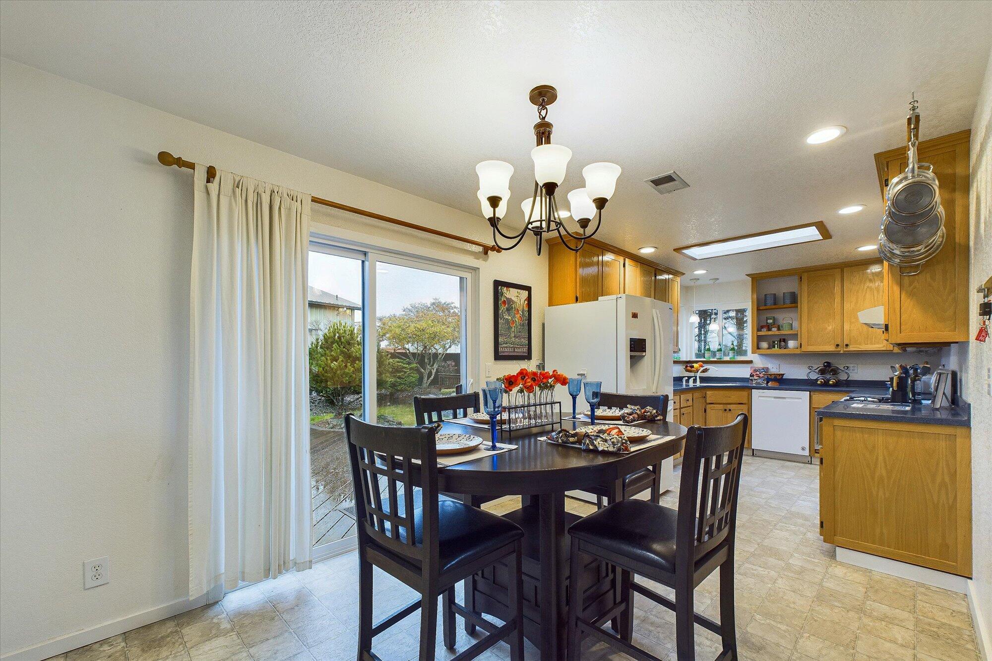 1575 Marty Avenue, McKinleyville