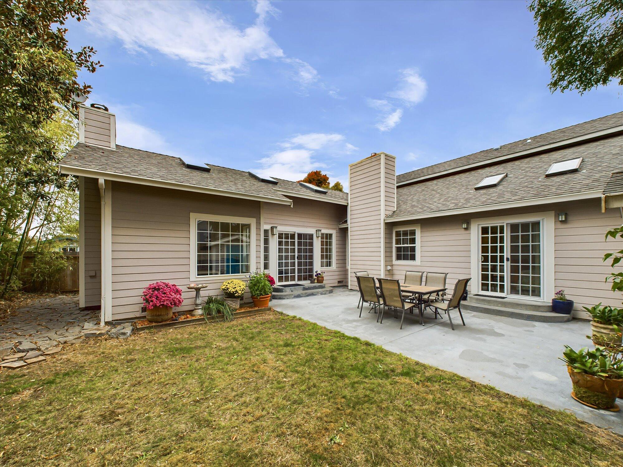2150 Quaker Street