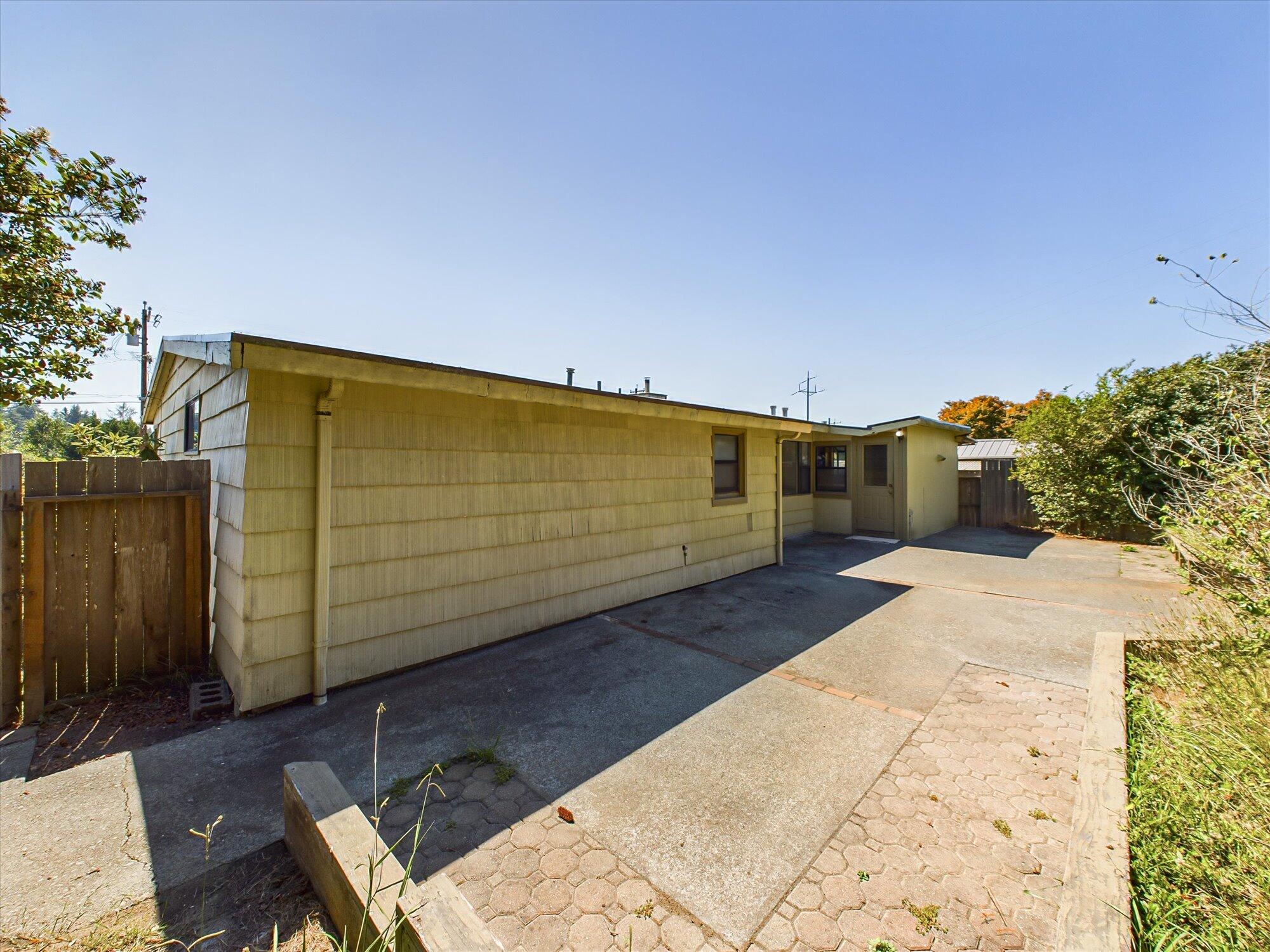 1442 Chester Avenue