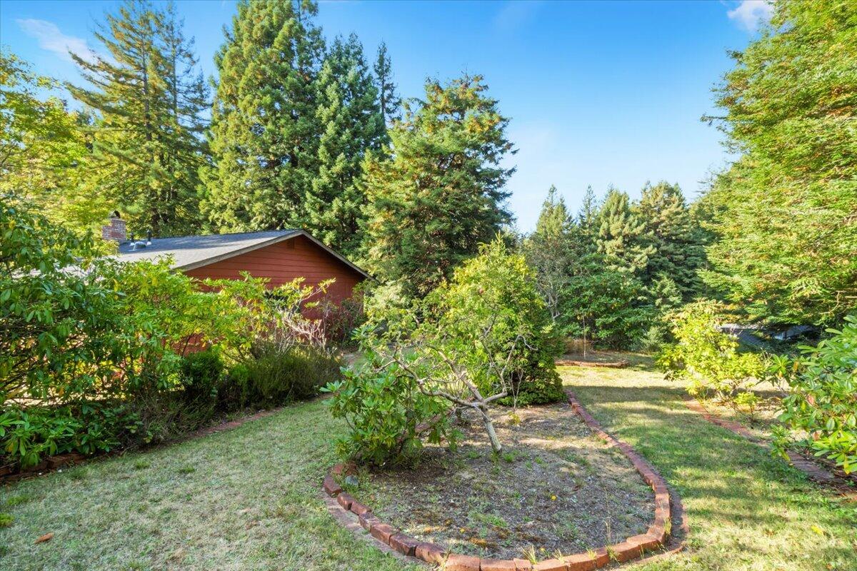 5095 Woodland Way, 000
