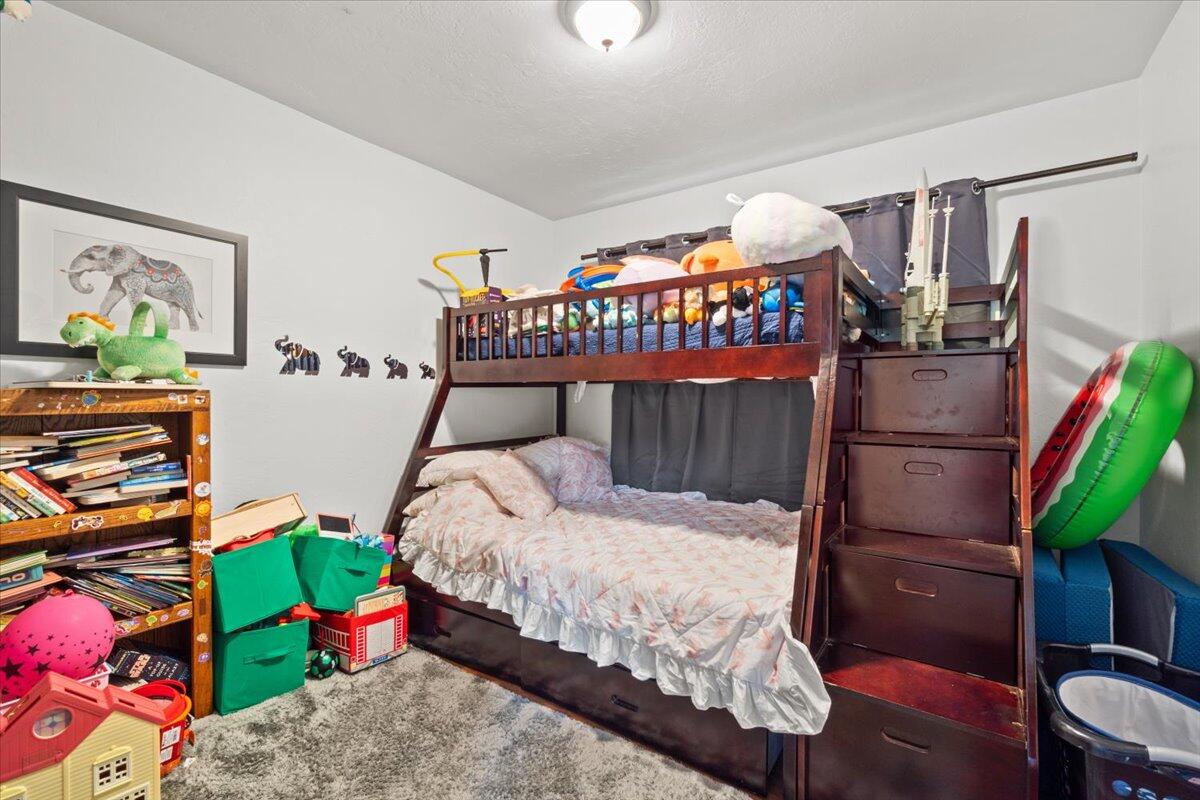 5095 Woodland Way, 000